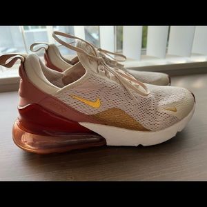 NIKE air max, size 8.5 womens